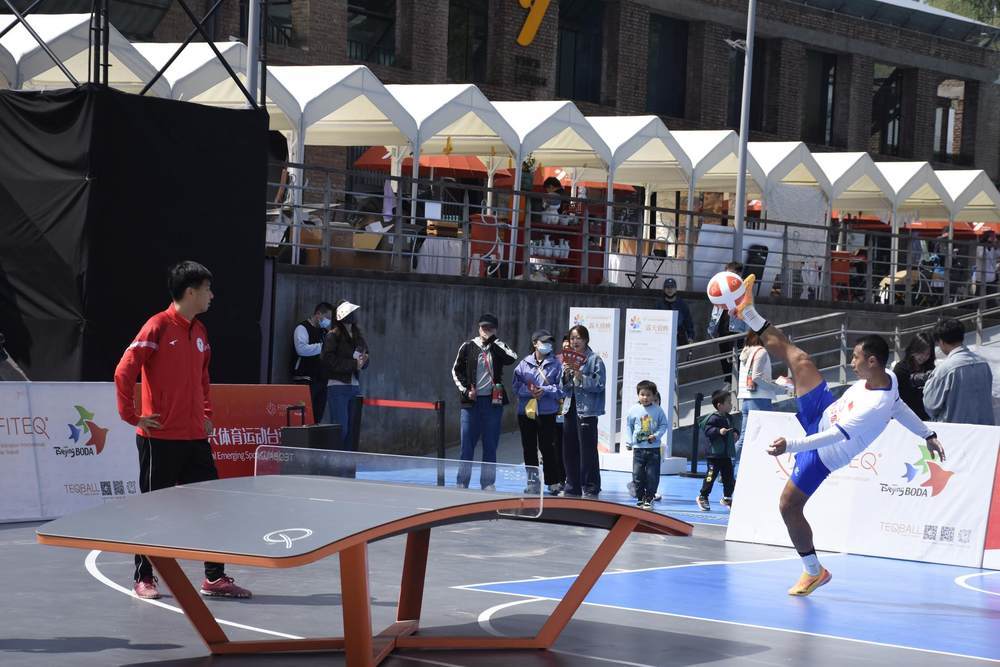 第21圈，诺里斯连过安东内利、塞恩斯、斯特罗尔、劳森，直接上到第4。